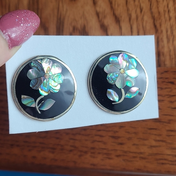 Silver Tone ALPACA Mexico Black Enamel Abalone Inlay Floral stud Earrings - Picture 7 of 17
